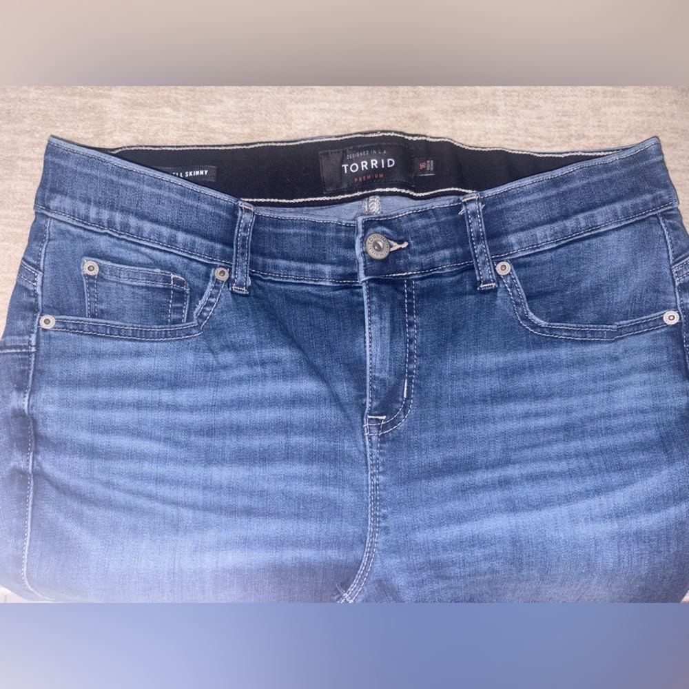 Torrid Bombshell skinny jeans